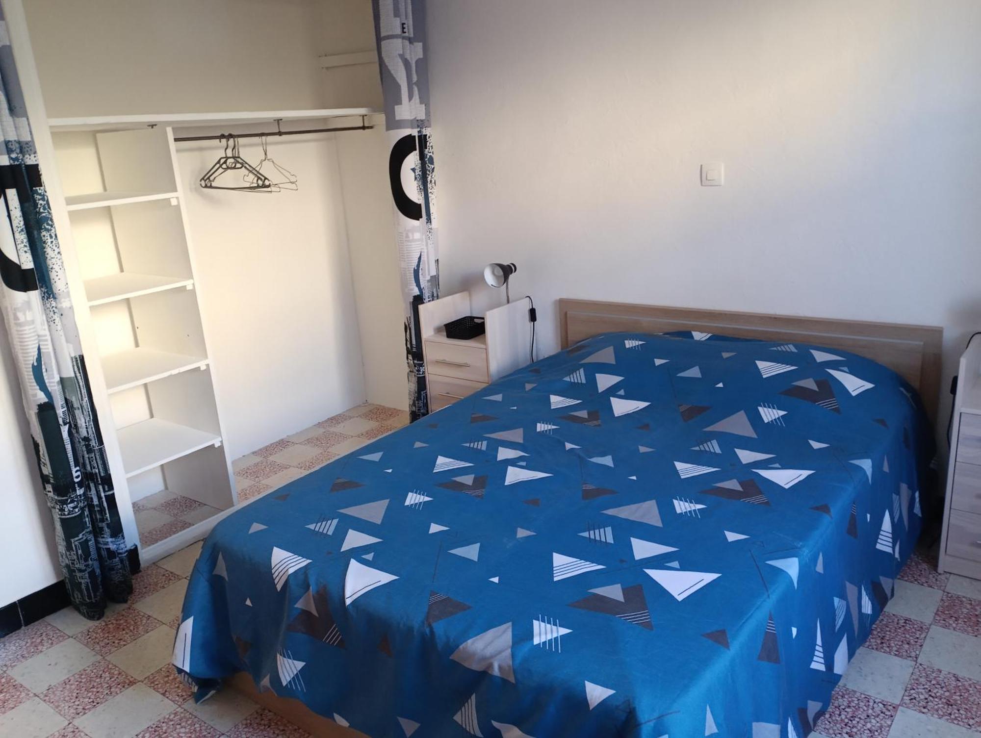 Ambroix Cevennes Gard Ardeche Pavillon 6 Personnes, Commerces A Pieds Hébergement de vacances *